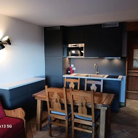 Roselend - De 3 Pieces Situe Dans Au Village Du Chantel, Proche Des Pistes Et Avec Piscine. Mae-2474 *